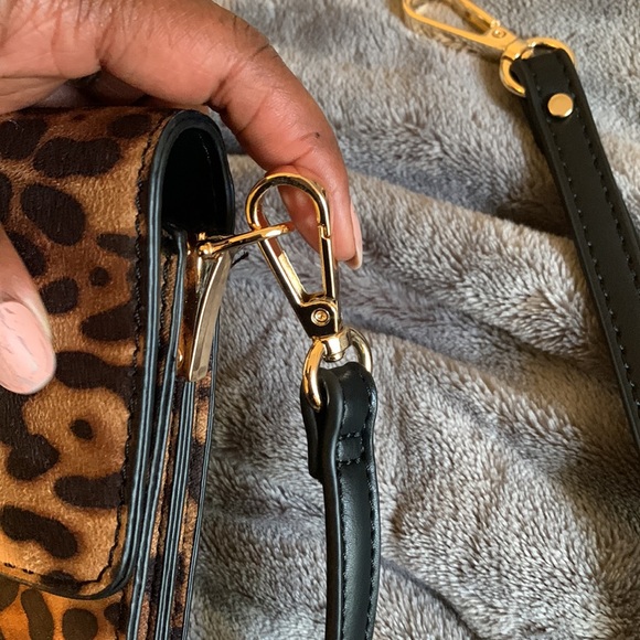 SOLE SOCIETY LEOPARD PRINT ENVELOPE CLUTCH/PURSE - Picture 7 of 9